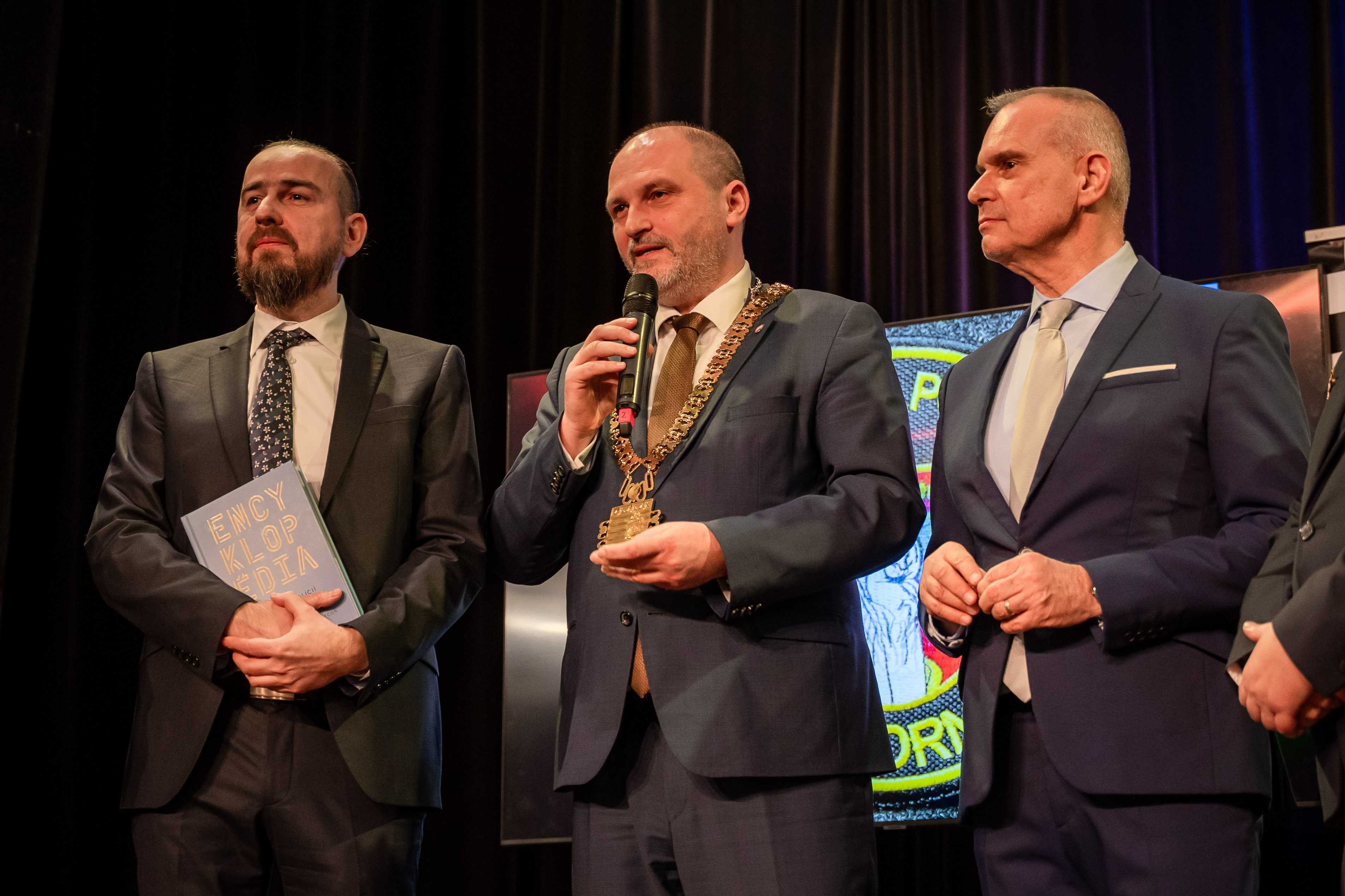 Slavnostny krst Encyklopedie obecnych a mestskych policii -46